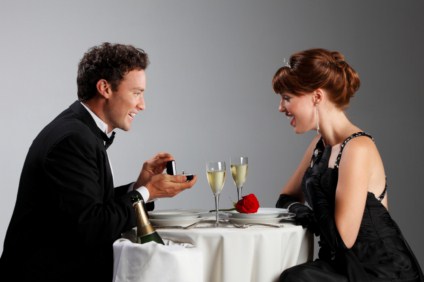 marriage proposal in romantic restaurant